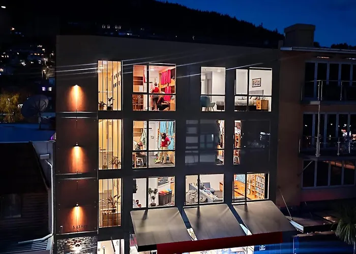 Adventure Q2 Hostel Queenstown